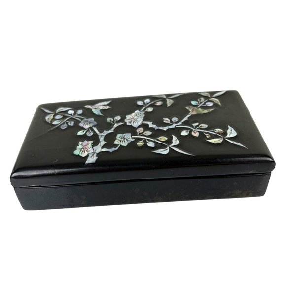 Vintage Oriental Black Lacquer Iridescent Mother Pearl Inlay Lidded Trinket Box - Picture 1 of 16